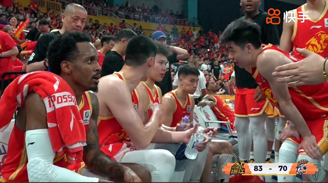 九游体育官网-G4出现名场面！王博亲自为他递水，楼明为他鼓掌：获胜的最大奇兵